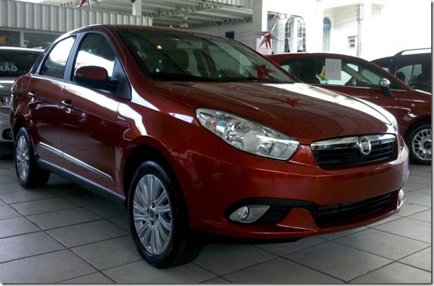 Fiat Grand Siena 2013 (20)