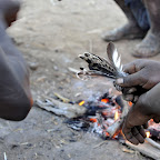 Federn für die Pfeilschäfte © Foto: Marco Penzel | Outback Africa Erlebnisreisen