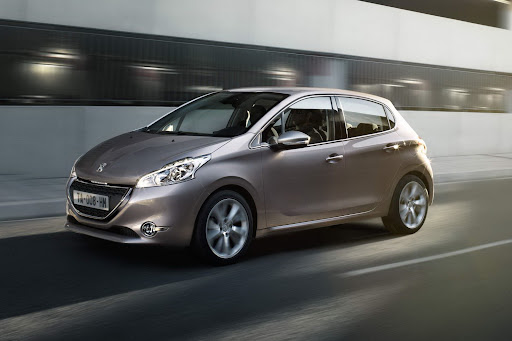 Peugeot-208-05.jpg