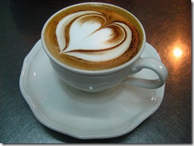 Creative-Latte-Art-Designs-09-Loving-Heart