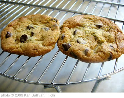 'Chocolate Chip Cookies Cooling' photo (c) 2009, Kari Sullivan - license: http://creativecommons.org/licenses/by/2.0/