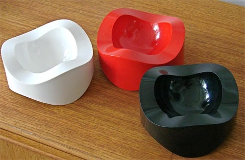 [84030%2520ashtray%2520by%2520Walter%2520Zeischegg%2520for%2520Helit%2520in%2520White%2520red%2520and%2520black%255B3%255D.jpg]