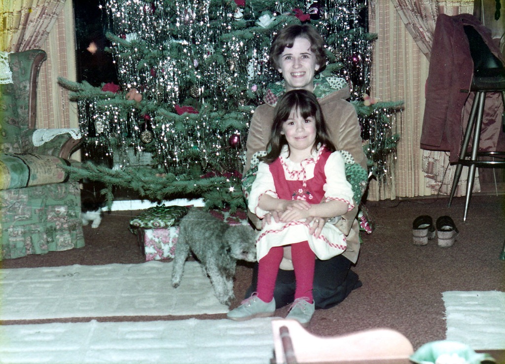 [Aunt%2520Connie%2520%2526%2520Jennifer%25201976%252001%255B4%255D.jpg]