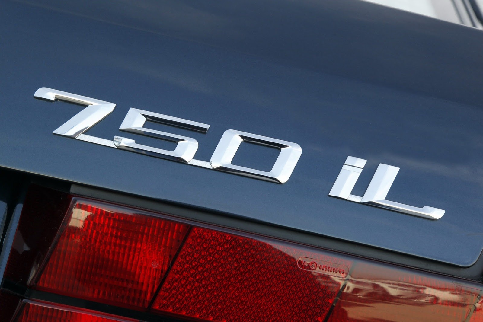 [BMW-V12-7-Series-8%255B2%255D.jpg]