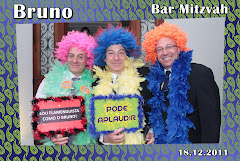 Fotos do evento Bruno - 18.12.11. Foto numero 05 da Social Click Fotografia Digital, do Rio de Janeiro, RJ, que faz fotos divertidas, fotos malucas, fotos com fantasias, fotos na hora, fotografia maluca, fotografia divertida com molduras personalizadas. fotos divertidas malucas foto maluca animadas animado rj rio de janeiro divertida fantasia animada noivas montagem social fotojornalismo casamento