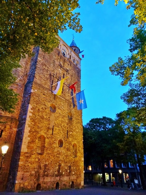 [DSC05377%2520%2528975x1300%2529%255B13%255D.jpg]