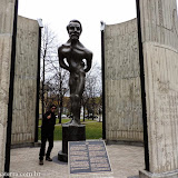 Estátua polêmica de Luis Riel em Saint Boniface -  Winnipeg, Manitoba, Canadá