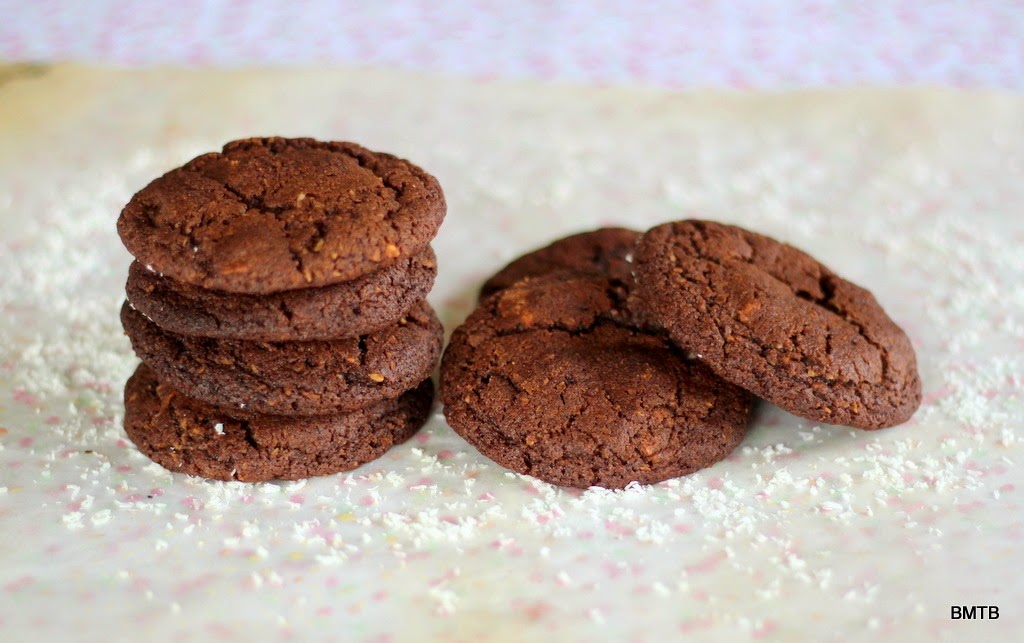 [Choc%2520Chip%2520and%2520Coconut%2520Cookies%2520by%2520Baking%2520Makes%2520Things%2520Better%255B5%255D.jpg]