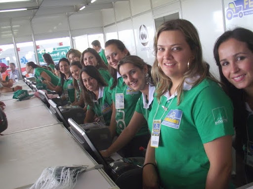 Feira de máquinas, implementos e gente bonita