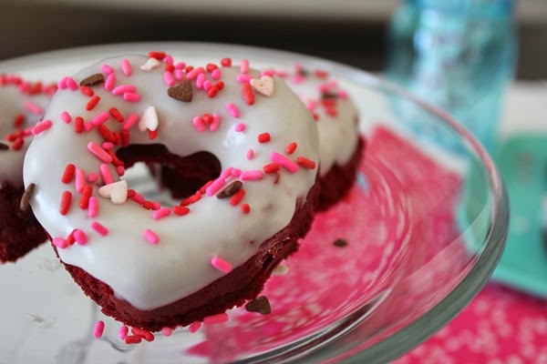 Valentine Red Velvet Donuts #valentine #donut #redvelvet