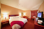 176 rooms, suites and family accommodations with free WiFi.