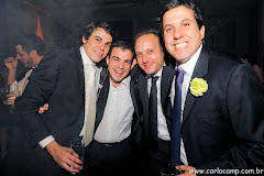 Fotos do evento Maria Isabel e Marcio. Foto numero 1817. Fotografia (fotografias) das fotógrafas profissionais Carla Camp e Vivi Peres, de São Paulo, SP, que, usando o fotojornalismo, fazem fotos de casamento (fotografia de casamento), fotos infantil (fotografia de crianças), fotos corportativas (fotografia empresarial), fotos de 15 anos (fotografia de 15 anos), fotos de bodas (fotografia de bodas), fotos de grávidas (fotografia de gestantes), fotos de aniversários (fotografia de aniversário), fotos de eventos sociais, foto autoral, fotos de família, fotos de festas e ensaios fotográficos. fotos casamento são paulo de sao video sp filmagem para noivas sampa 15 anos festa infantil crianças aniversario infantis foto videos e madrinhas buquê rosas enfeite imagens grávida convites individuais