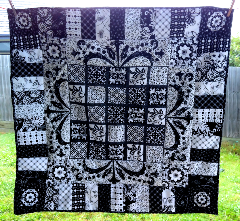[black%2520and%2520white%2520quilt%252001%255B4%255D.png]