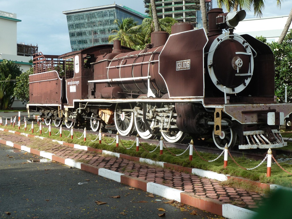 [Cambodia-Phnom-Penh-Steam-Engine-29-%255B1%255D.jpg]