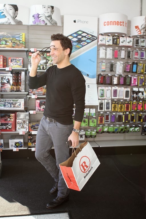 [George%2520Kotsiopoulos%2520on%2520his%2520way%2520out%2520of%2520RadioShack%2520in%2520West%2520Hollywood%255B4%255D.jpg]