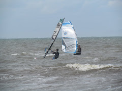 Rian e Andreza treinando na MGW com George dias antes da competição. Fotos do evento Janeiro 2012 Campeonato Brasileiro de Slalom e Sulamericano de RSX, Bic e Race Board. Foto numero 2880. Fotografia (fotografias) da MGW Brasil Windsurfing Team - Meu Garoto Windsurf. Venha aprender com o campeão, George Rebello (Meu Garoto). Aula e aluguel de equipamentos para windsurf. Personal windsurf. Guarderia MGW.  aula aulas windsurf guarderia de surf windsurfing in the surfboards buzios rio janeiro e kitesurf slalom fun funboard freestyle búzios rj cabo frio videos fanatic formula prancha