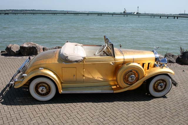 [1931-Cadillac-355-Gold-Plated-6%255B3%255D.jpg]