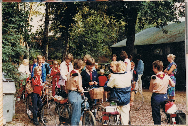 op naar het kamp gidsen jaren 80.jpg
