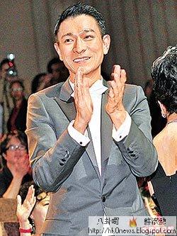 摸肚著平底鞋疑陀龍寶寶  李嘉欣兩年抱兩好生養