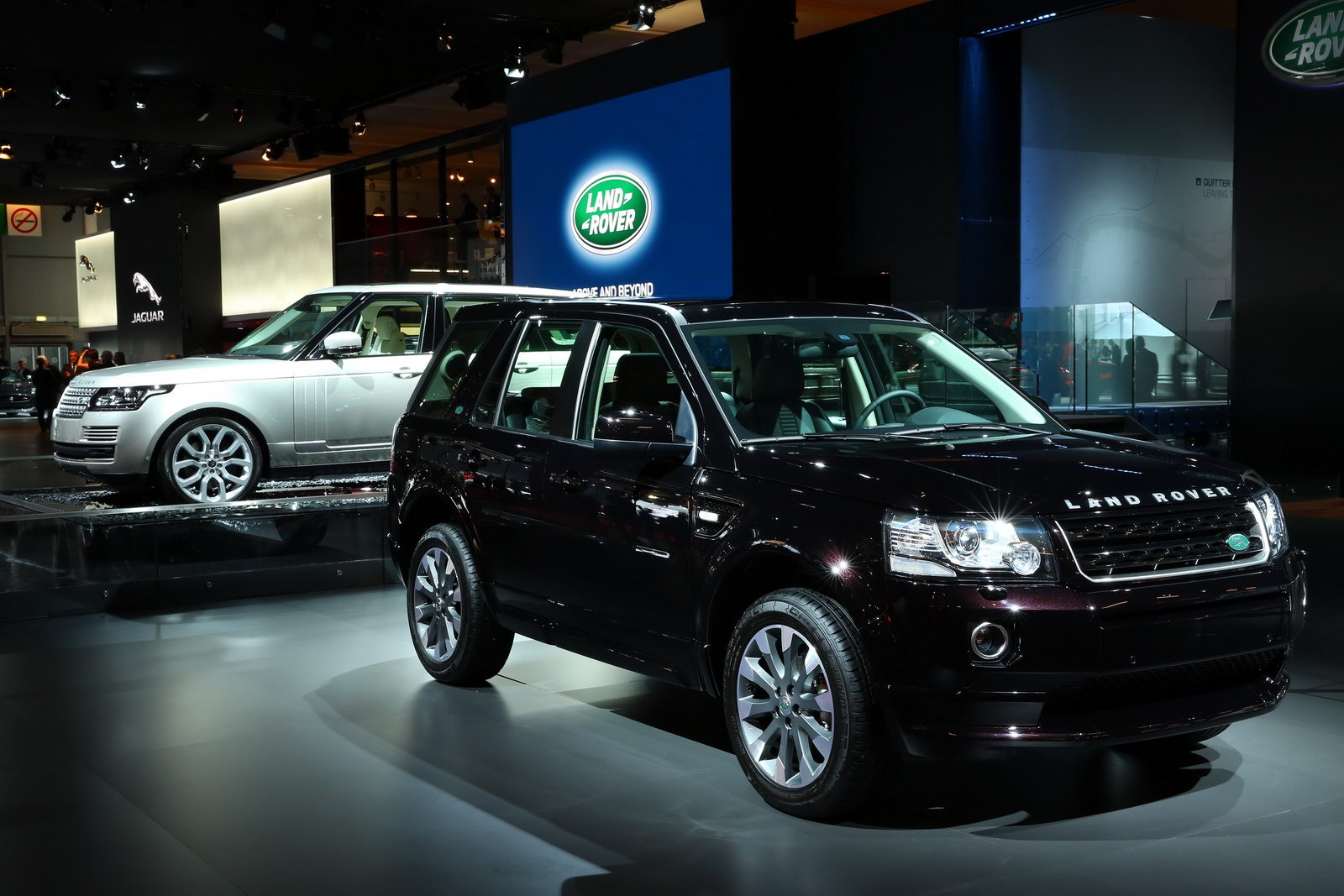 [Land-Rover-Paris-Motor-Show-7%255B4%255D.jpg]