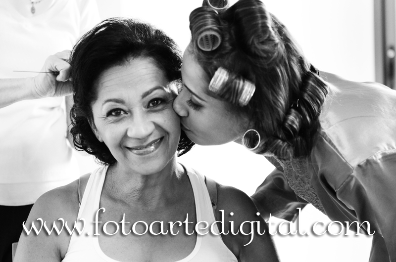 Fotos de Rosilane e Vinicius. Foto numero 0 do estudio Foto Arte Digital, de Itaborai, RJ, que faz fotografia de casamentos (fotos de casamento), fotos de aniversario (fotografia de aniversario), fotos de 15 anos, fotos de criancas (fotografia infantil), fotos de eventos sociais, videos de casamento, videos de 15 anos, videos de making-of, videos de aniversario, video infantil (video de criancas) e videos de eventos sociais. Fotojornalismo e videojornalismo em Itaborai, RJ.