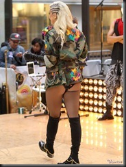 kesha-butt-fishnets-the-today-show-1120-04-675x900