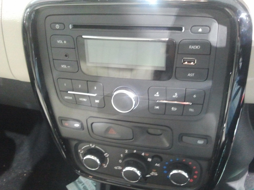 [Renault%2520Duster%2520music%2520system%255B4%255D.jpg]