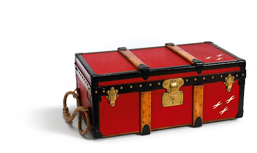 Here is a picture-perfect photography trunk that was requested by Albert Kahn. Here is a picture-perfect photography trunk that was requested by Albert Kahn.