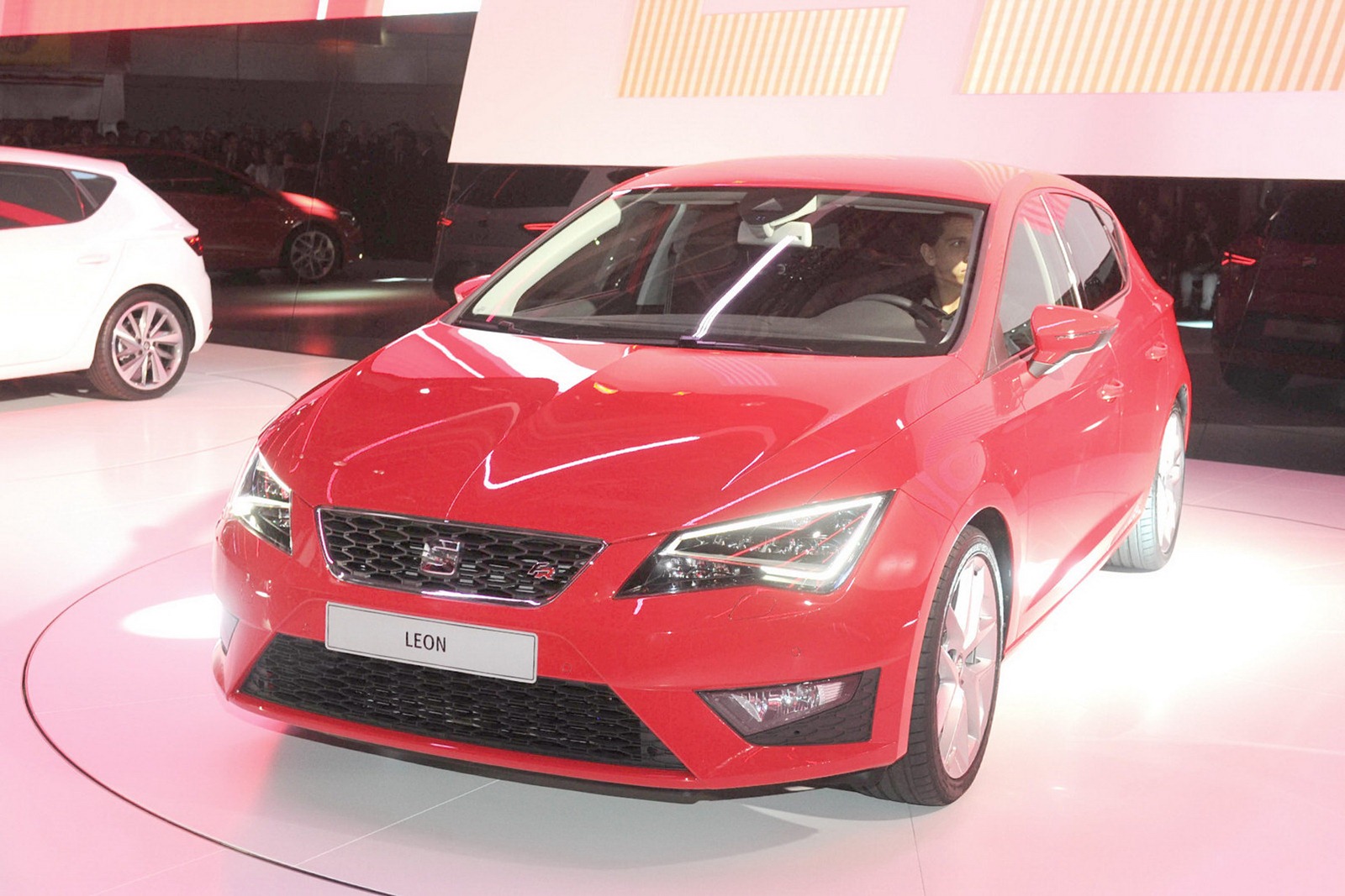 [SEAT-Leon-2013-9%255B2%255D.jpg]