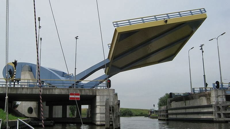 Подъемный мост Slauerhoffbrug (6 фото) | Картинка №5