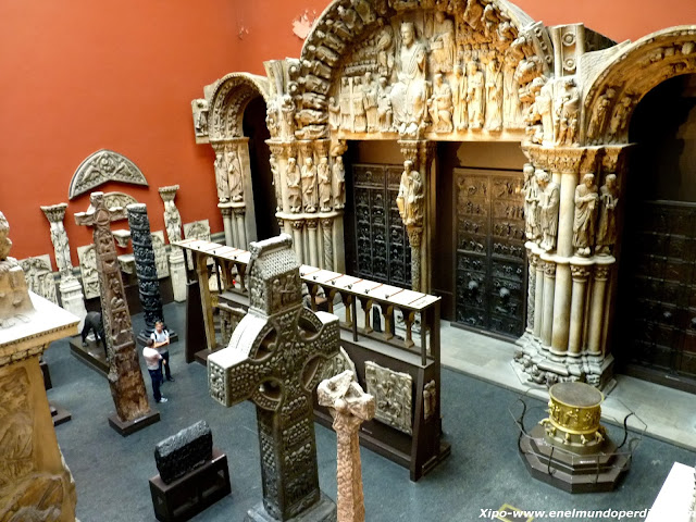 cruces-victoria-and-albert-museum.JPG