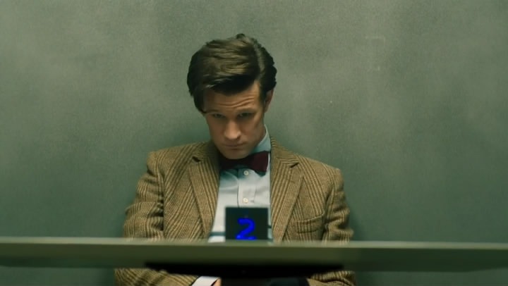 [Doctor.Who.2005.7x04.The.Power.Of.Three.HDTV.x264-FoV.mp4_snapshot_28.03_%255B2012.09.24_21.53.37%255D%255B2%255D.jpg]