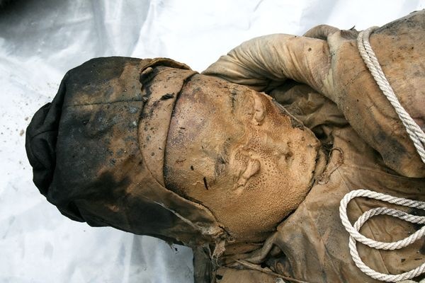 [china-ming-dynasty-mummy-found-face_33100_600x4501%255B3%255D.jpg]
