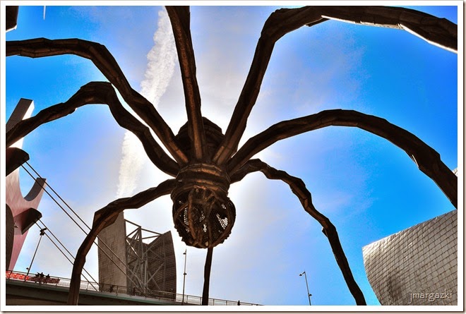 la-araña-gigante-mama-de-la-artista-louise-bourgeois la-araña-gigante-mama-de-la-artista-louise-bourgeois