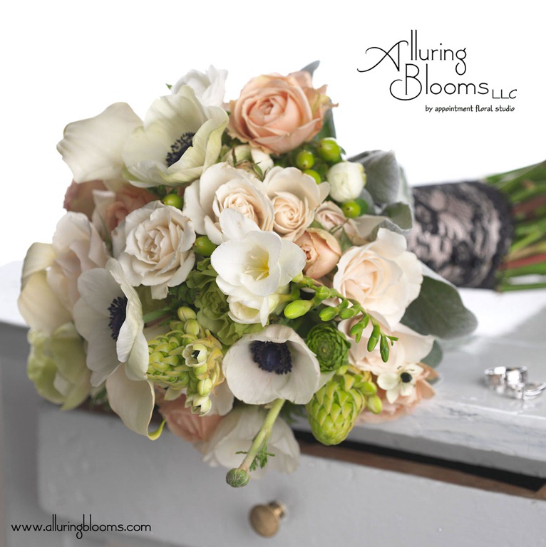 [Bouquet---White-and-Blush-Mixed-Flow.jpg]