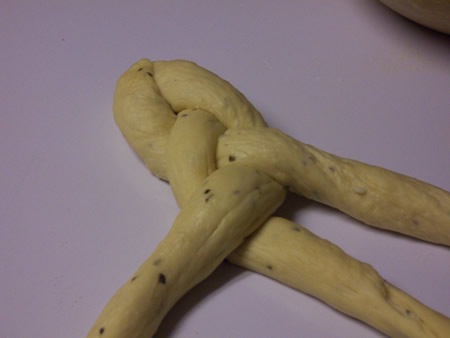 [cheese-chive-challah%2520021.jpg]