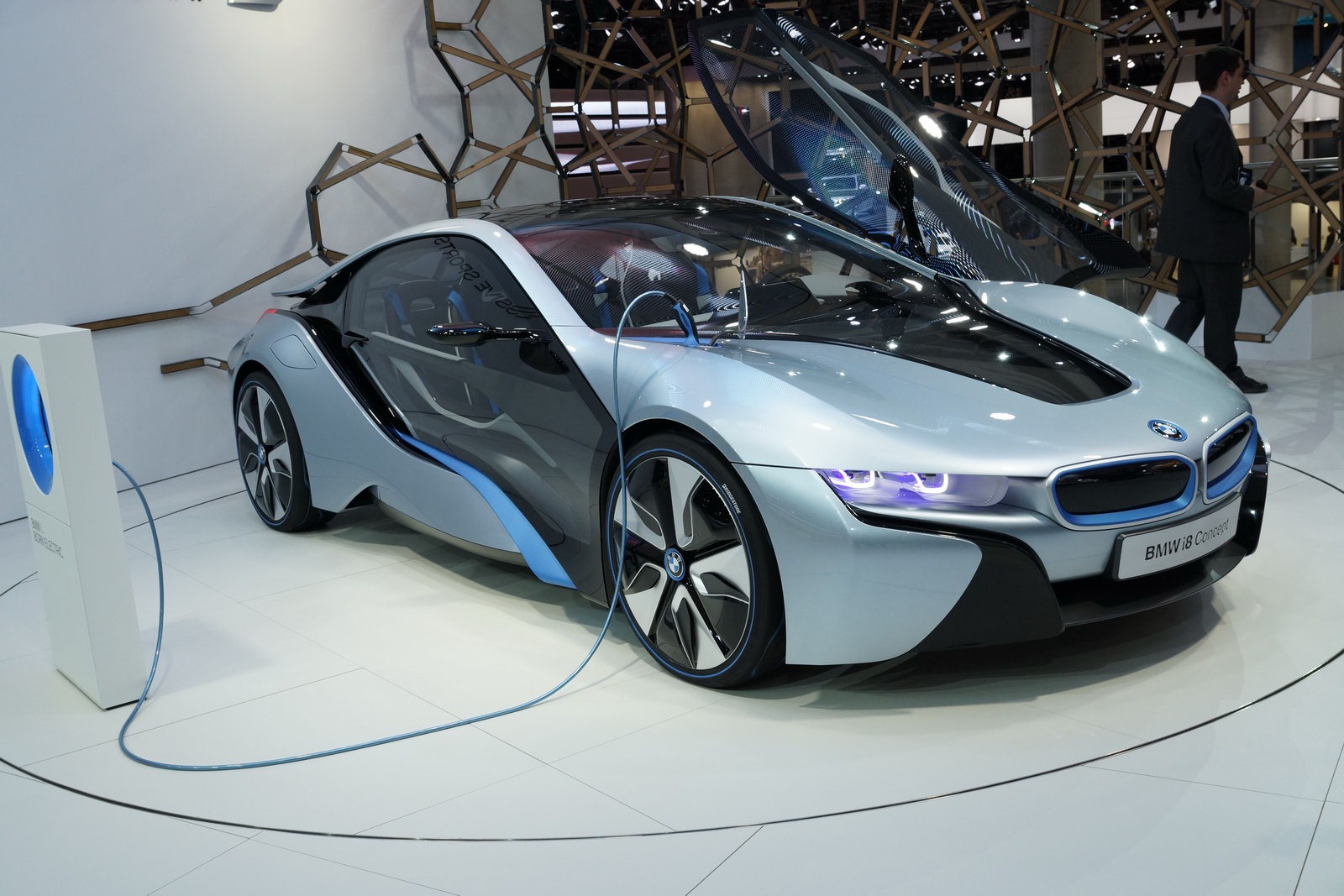 [BMW-i8-3%255B2%255D.jpg]