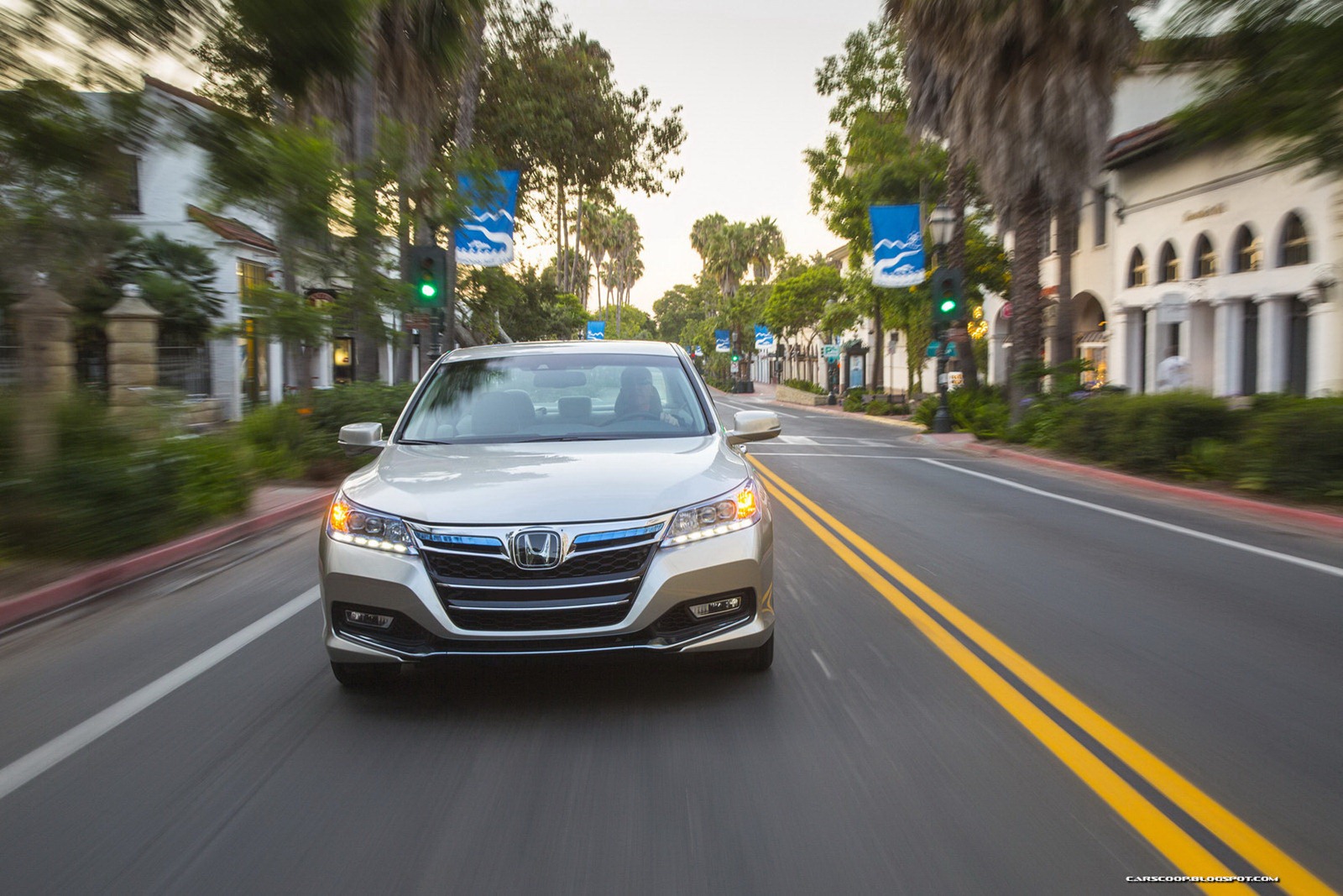 [2014_Honda_Accord_PHEV_160_%255B2%255D.jpg]