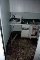 Kitchen (sans dishwasher)