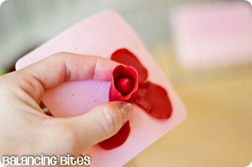 How to make gum paste roses (7)