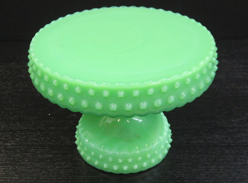 The color and texture to this cake stand is a lot of fun to display.