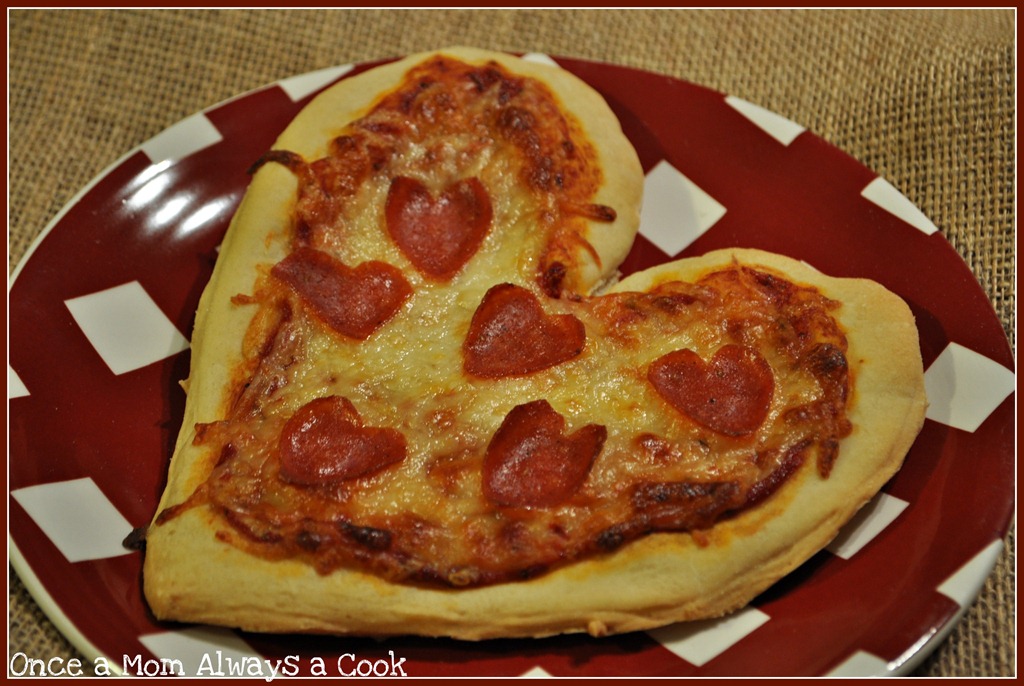[heart-shaped-pizza1.jpg]