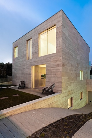 [Casa-moderna-L02CR-de-ARQX-Architects%255B5%255D.jpg]