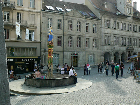 Weekend in Lausanne: central square in old town