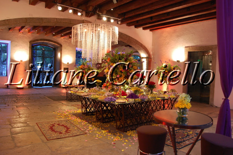 Fotos de Casamento Natália e Fabiano no Paço Imperial. Foto numero 02 da cerimonialista Liliane Cariello, do Rio de Janeiro, RJ, que faz cerimonial de casamentos, cerimonial de eventos, cerimonial de festas, cerimonial de 15 anos, cerimonial de bodas, cerimonial de eventos sociais, cerimonial de aniversários, decoração de casamento, decoração de festas de 15 anos, decoração de eventos sociais, decoração de aniversários, buffet de casamento, buffet de 15 anos, buffet festas, buffet eventos e assessoria cerimonial. Wedding Casamento Paço Imperial Liliane Cariello cerimonial casamento cerimonialista eventos casamentos rio modelos festa do buffet coquetel fotos decoração enfeitar casa