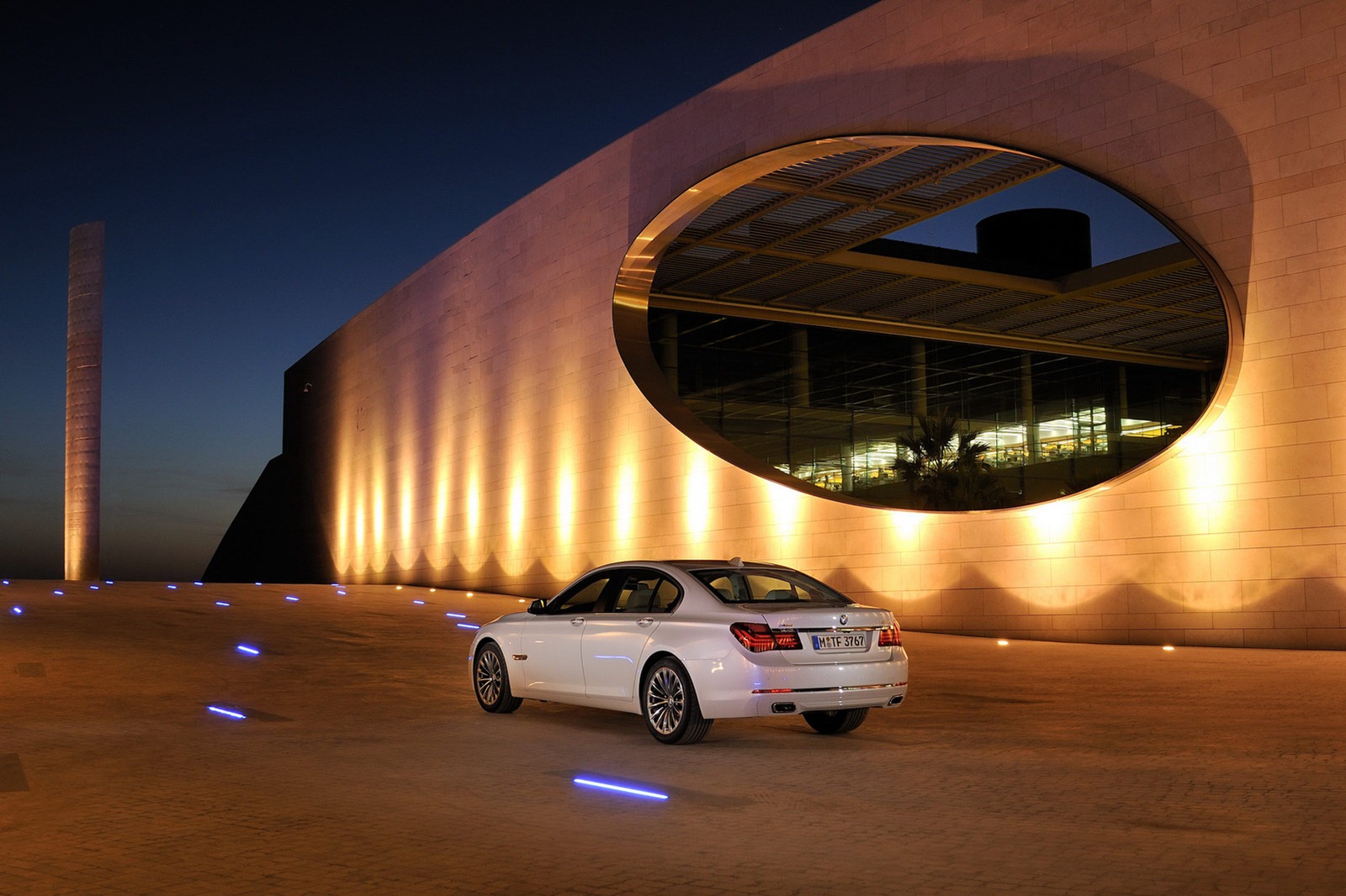 2013-BMW-7-Series-FL13[2].jpg