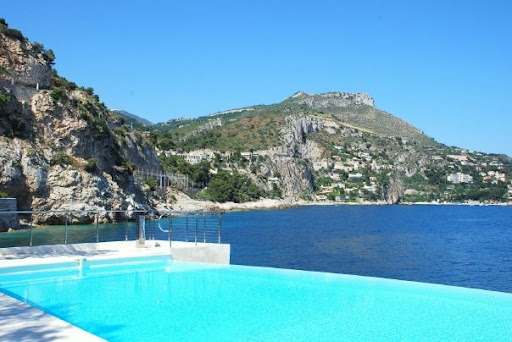 The stunning infinity pool. The stunning infinity pool.