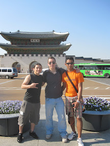 Seoul:With Phill and Vishnu at the main plaza!!