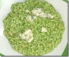 Risotto agli spinaci con pinoli e roquefort