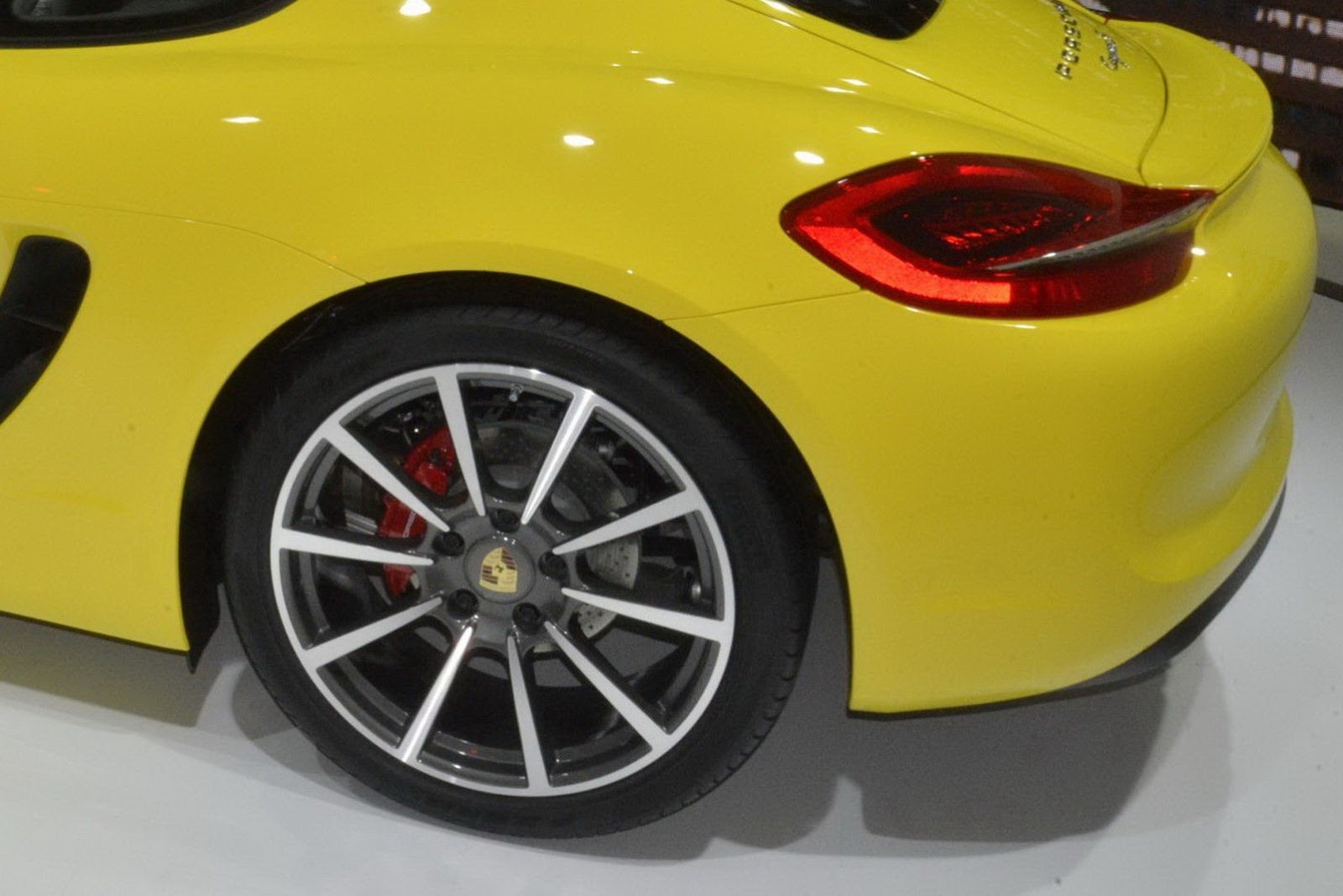 [2013-Porsche-Cayman-4269%255B2%255D.jpg]